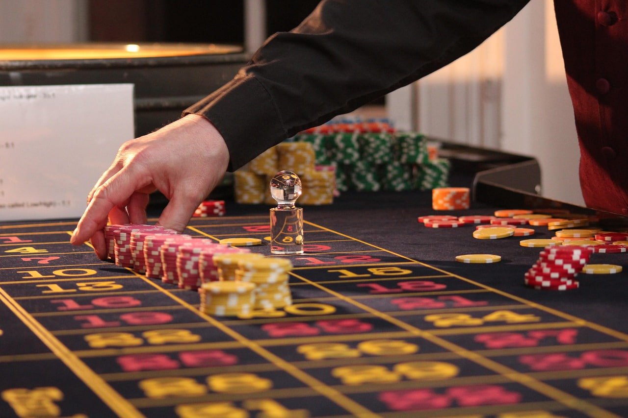 slvip platform overview showing sports betting and casino sections available with bonuses